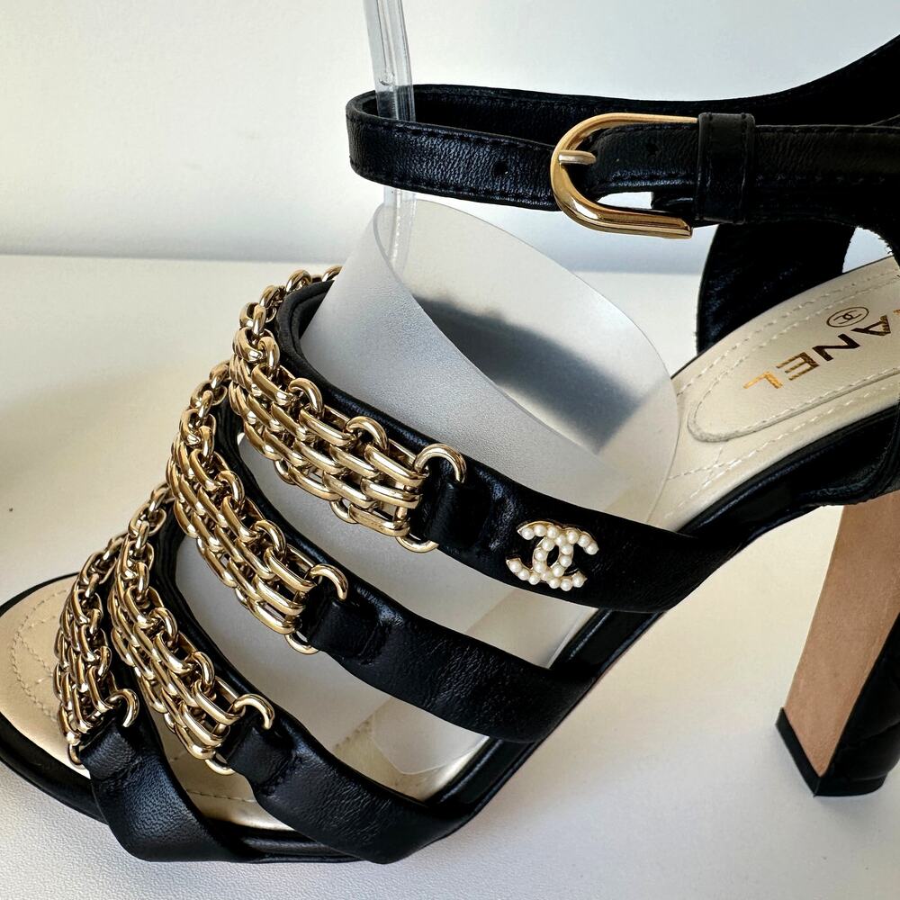 CHANEL CC Logo Black Lambskin Quilted Heels Gold Chain Strap Sandals IT 39 - Picture 13 of 16